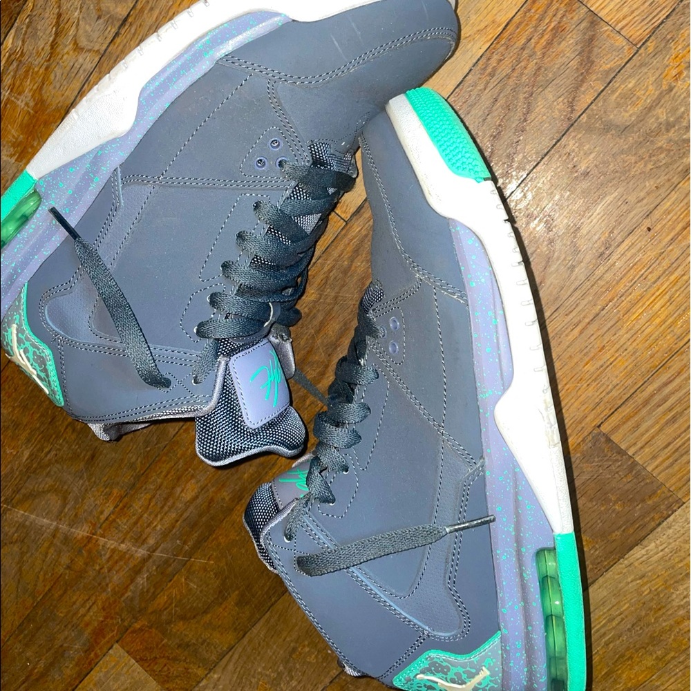 They are brand new never worn them